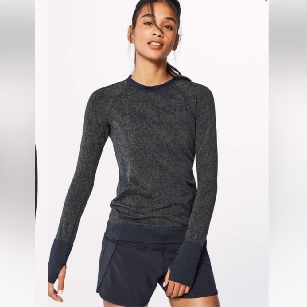 Lululemon Rest Less Pullover Black / Armory
Size small